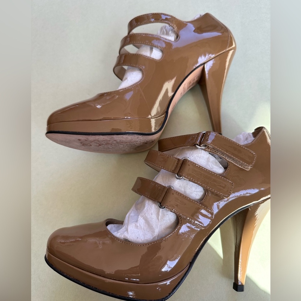 Christin Michaels “Rena” camel patent leather mini-platform strappy pumps. 8.5